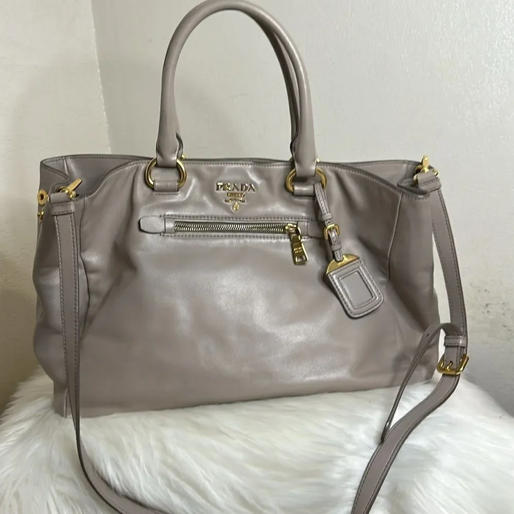 💯Authentic Prada Two-way Tote Bag🍀
